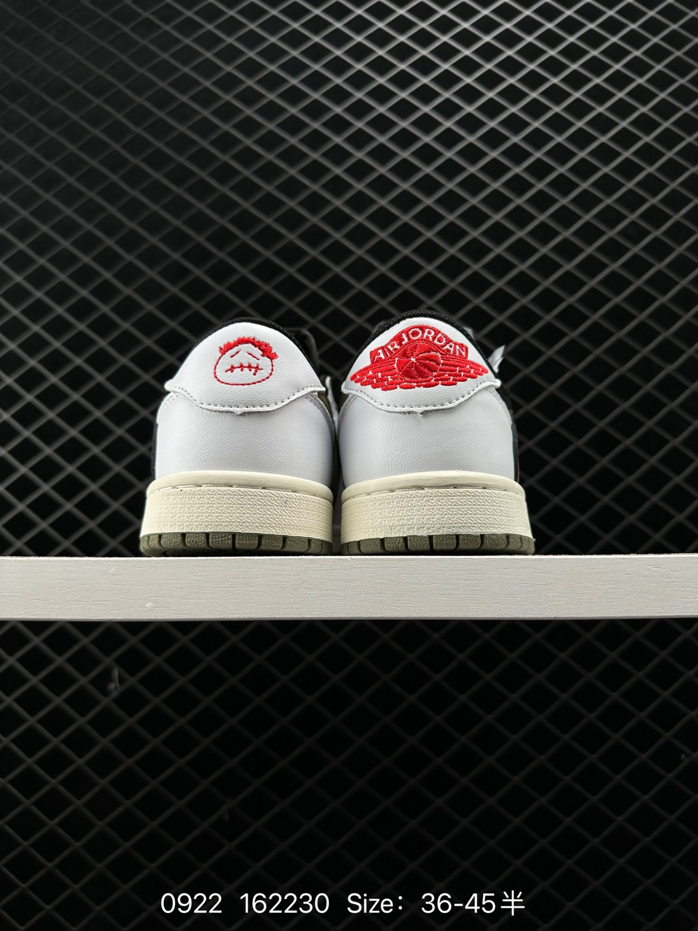 NIKE  Air Jordan 1 Low